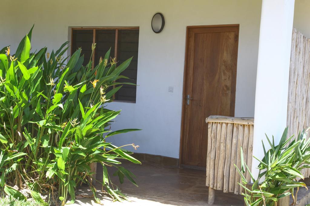 Sheba Cottages - Praia de Diani Exterior foto